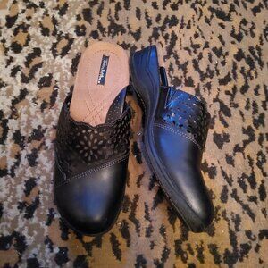 8.5 Wardrobe Lace Mules